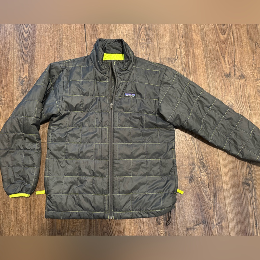 Boys medium 10 Patagonia Black Jacket with Neon Green Lining